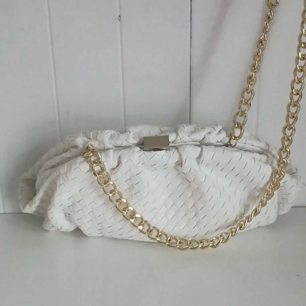 WHBM White Woven Chain Strap Shoulder Bag. - Picture 2 of 8